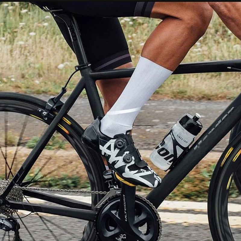 Sport profession Cycling Socks Men Anti Slip Seamless Aero Bike Wearproof Road Bicycle Socks  Reflective Safety Sock