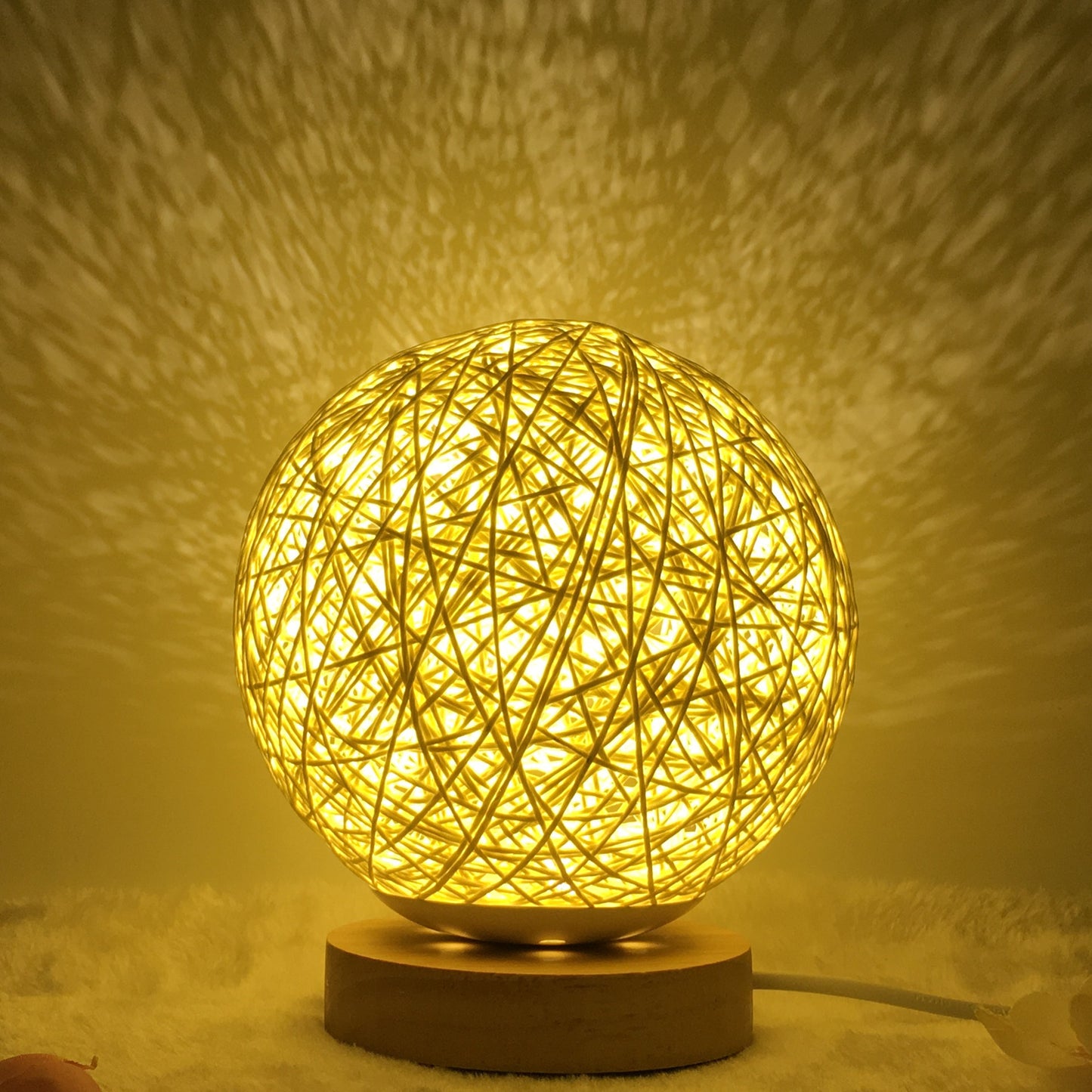 Amazon Hot Selling Creative Linen Table Lamp Novel and Unique LED Intelligent USB7 Color RGB16 Color Remote Control Rattan Ball Lamp