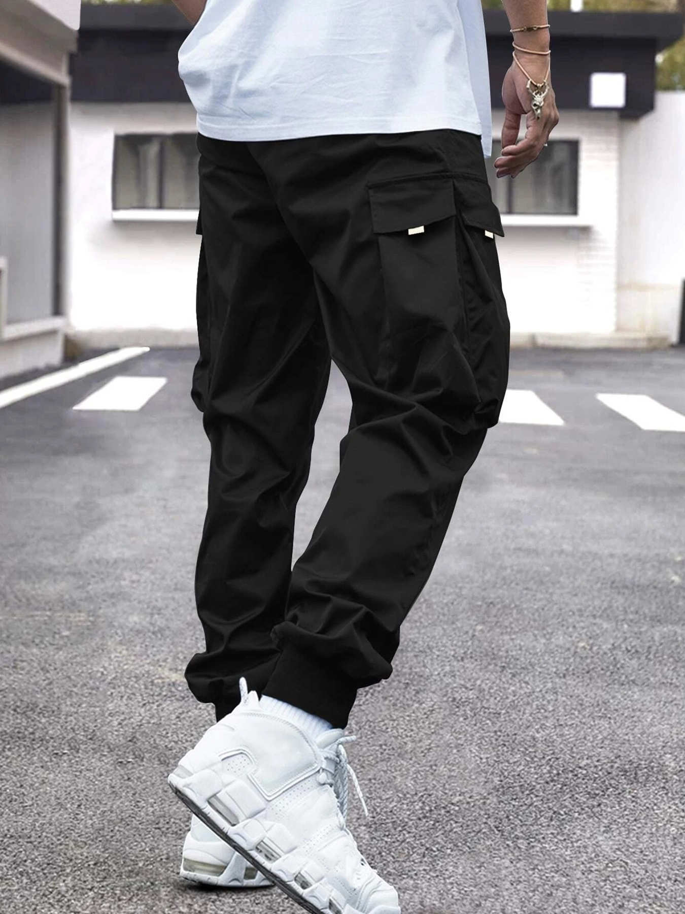 Flap Pocket Side Drawstring Waist Cargo Pant For Men