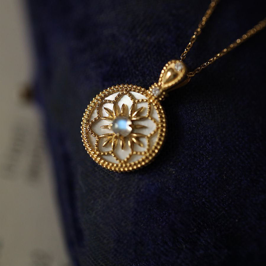 Fashion Trend Chinese Style White Shell Moonstone Necklace